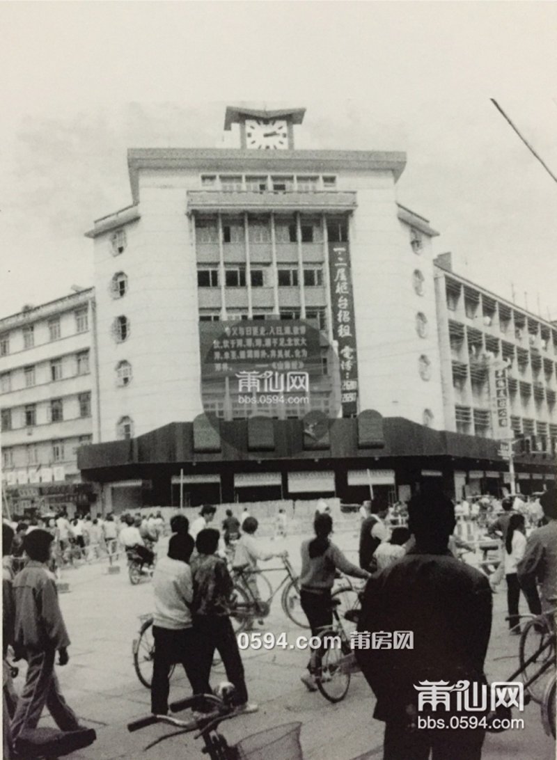 如何挑选适合家里的家居用品?家居用品的重要性不言而喻,它们不仅能够提升生活品质,还能让空间更加温馨舒适。今天我们就一起来看看,在挑选家居用品时应该注意哪些要点。